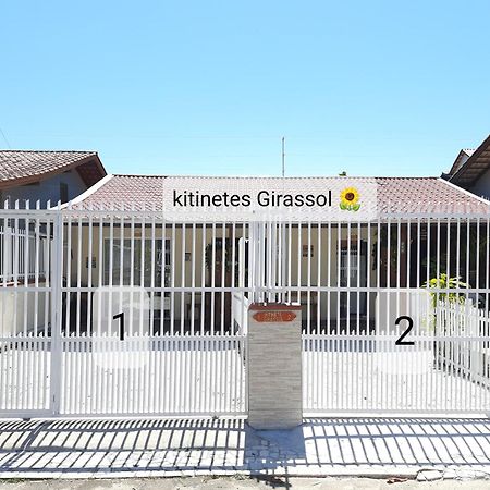 Kitinete Girassol 1 - Penha Sc - Beto Carrero Villa Dış mekan fotoğraf